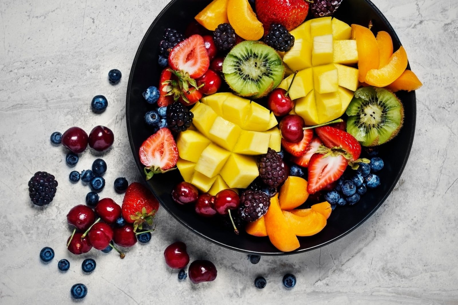 „Ortodoksyjny frutarianizm” jest wyniszczający. Dlaczego nadmiar owoców szkodzi zdrowiu?