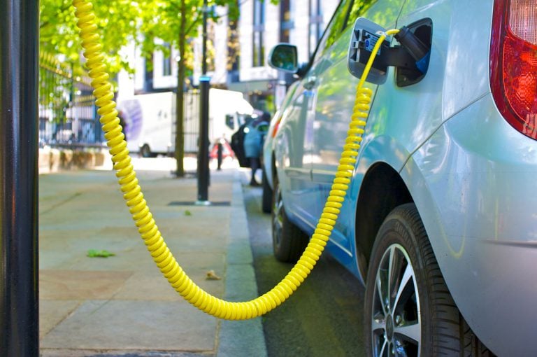 Ustawa o cenach energii na 2025 rok. Ile zapłacimy i kto skorzysta na zmianach?