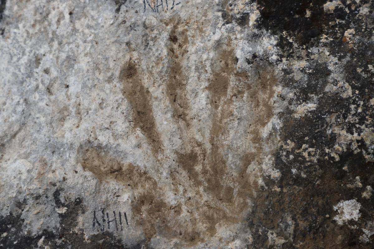 W Tybecie znaleziono najstarsze odciski dziecięcych dłoni i stóp. Kiedy powstały?