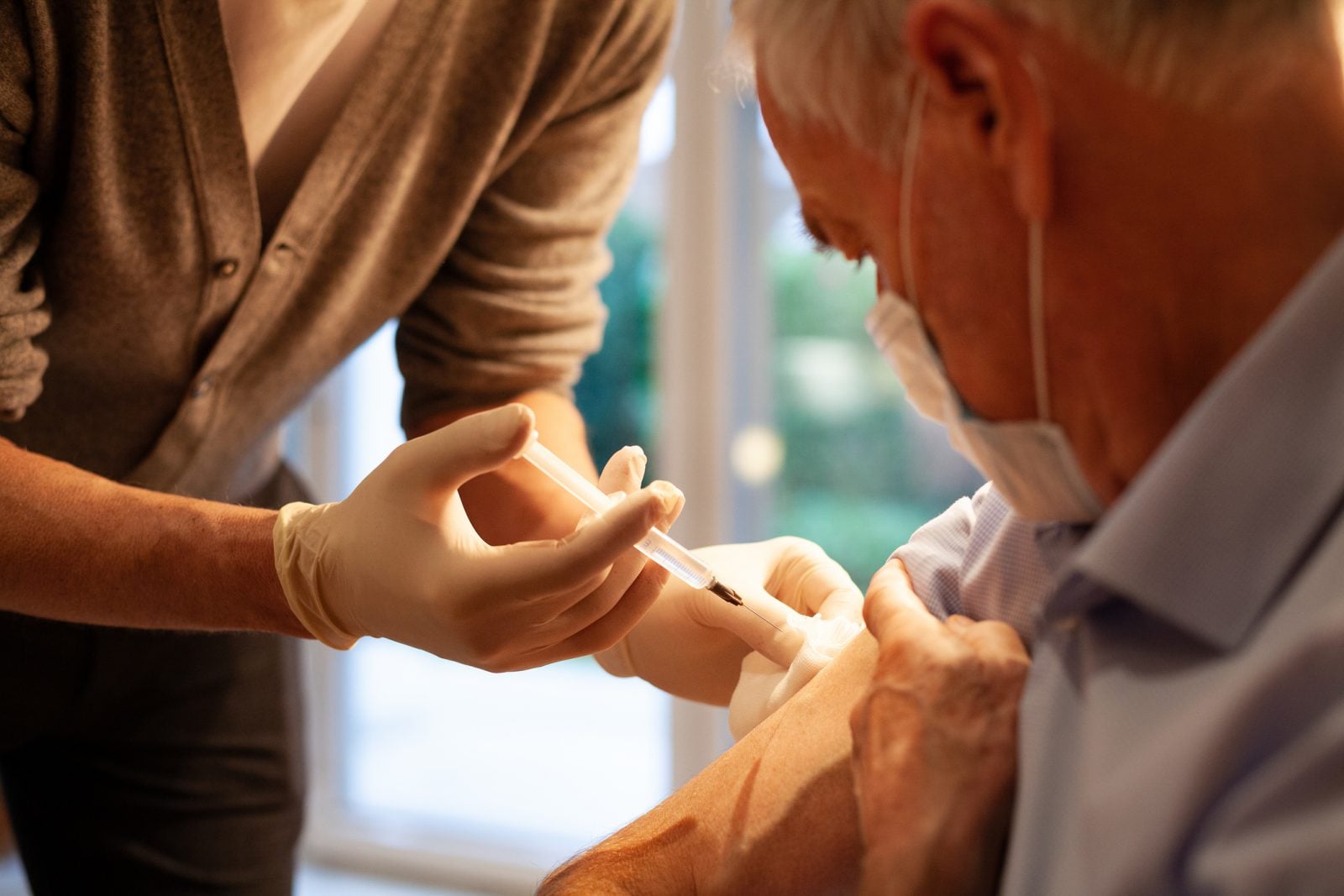 Szczepionka na raka z mRNA działa! Zaczynają się próby kliniczne z udziałem ochotników chorych na czerniaka