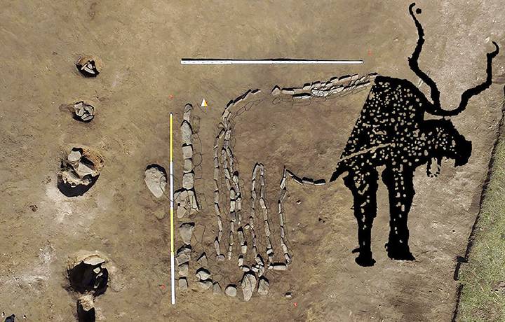 W rosyjskiej „krainie szamanów” odkryto tajemniczy geoglif byka. Tysiąc lat starszy od słynnych rysunków z Nazca