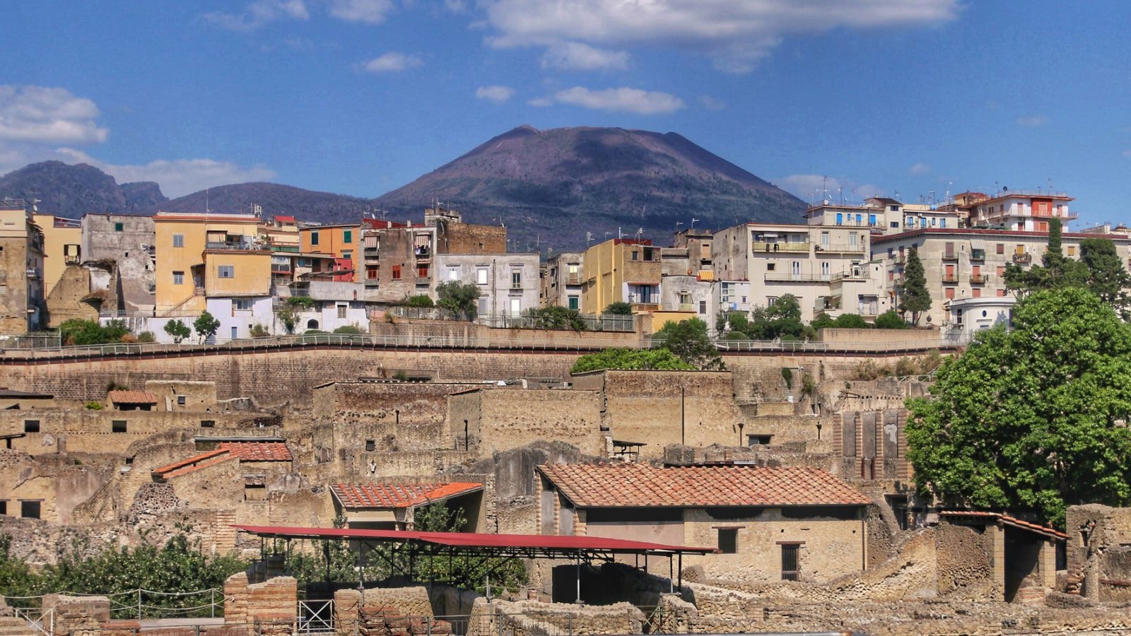 Odkryto szkielet mężczyzny, który uciekał przed erupcją Wezuwiusza. „Śmierć była natychmiastowa, ale straszna”