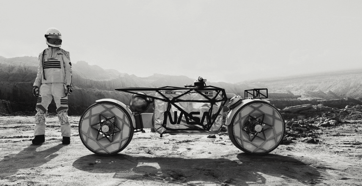 Oto pierwszy w historii motocykl księżycowy. Autorzy nazwali go „Niesporczakiem”