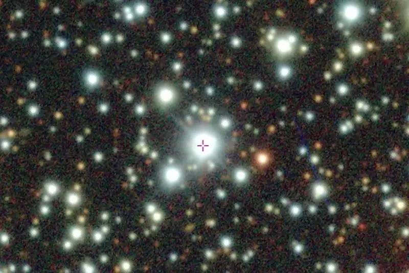 Wokół odległej gwiazdy krąży tajemniczy obiekt, który bezustannie zmienia kształt. Astronomowie zaskoczeni