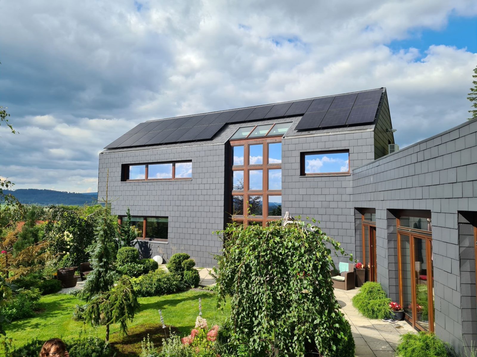 Polacy decydują się na fotowoltaikę. Oto mity i fakty na jej temat