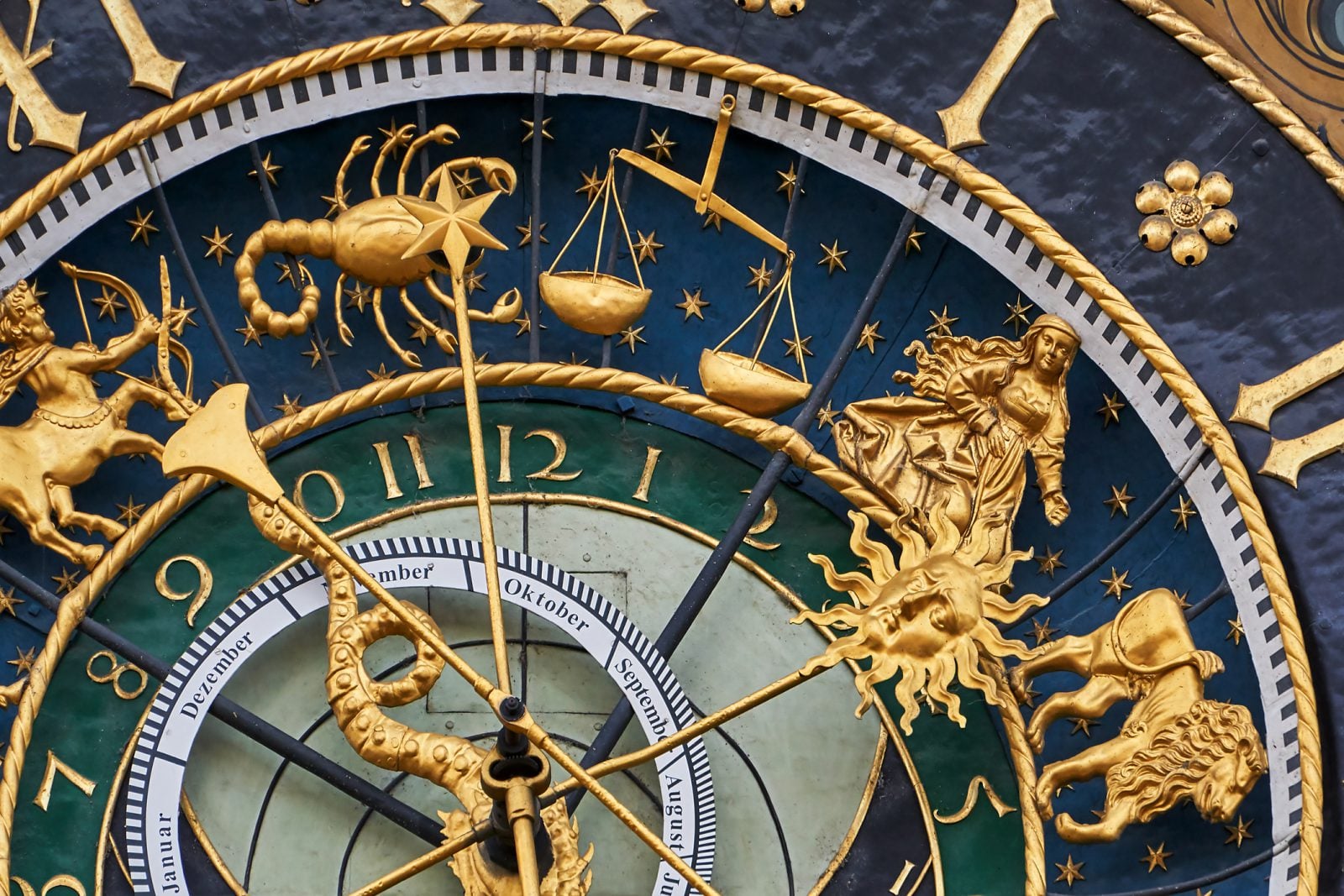 Wiara w astrologię łączy się z niską inteligencją i narcyzmem, twierdzą naukowcy