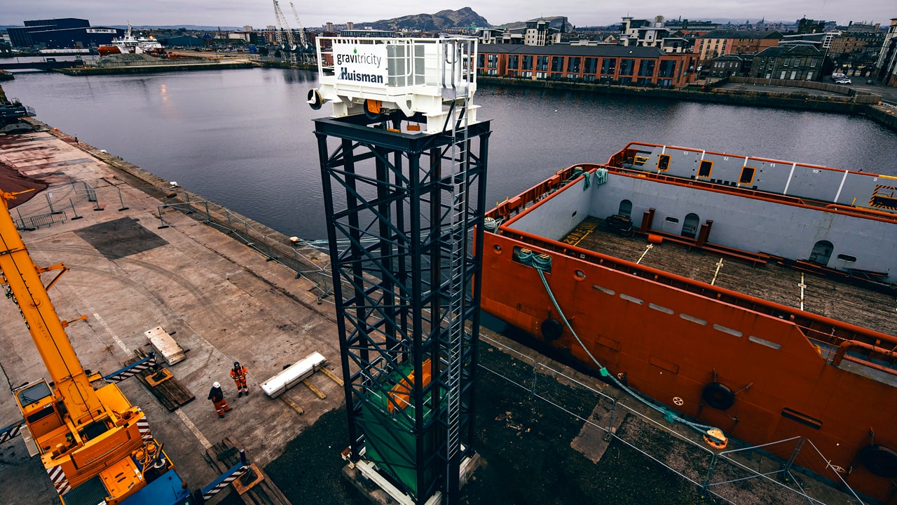 Baterie grawitacyjne pomogą gromadzić energię ze źródeł odnawialnych. Jak działają?