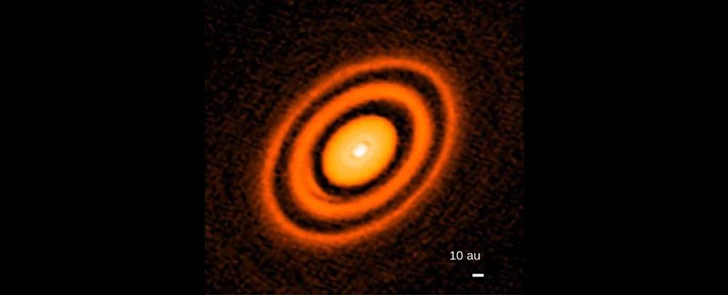 Młode Słońce miało pierścienie podobne do tych, jakie otaczają Saturna. To dzięki nim uformowała się Ziemia