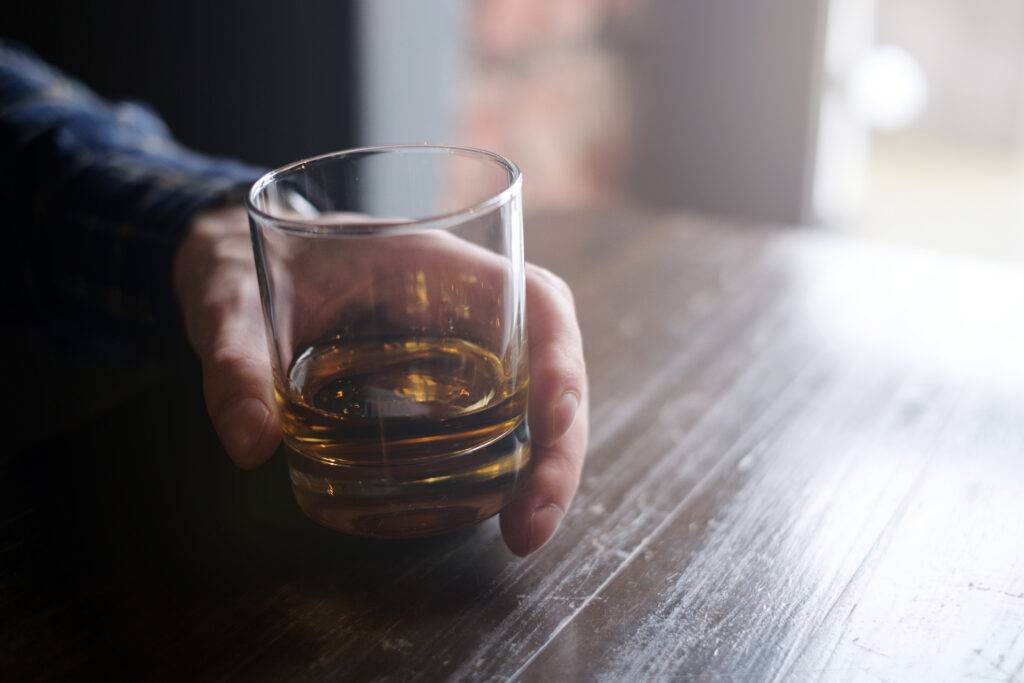 Umiarkowane picie też szkodzi – potwierdza duże badanie. „To największy mit, z jakim mamy do czynienia”