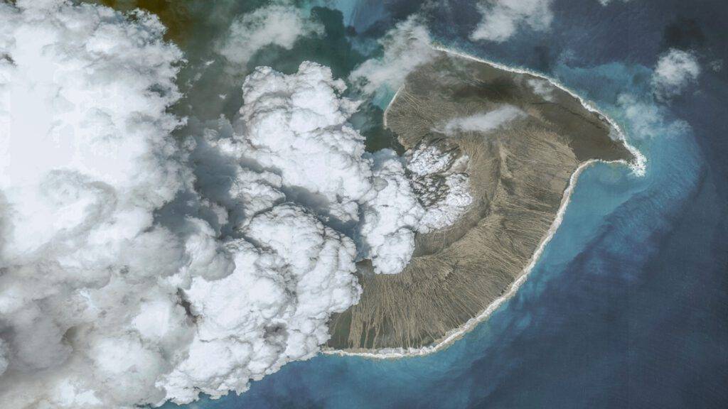 Gigantyczna erupcja wulkanu zmieniła ocean i atmosferę. Zaskakujące ustalenia